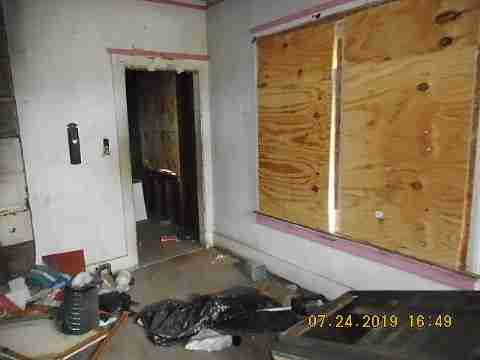 6045 Larkins (18)(1)_m.jpg